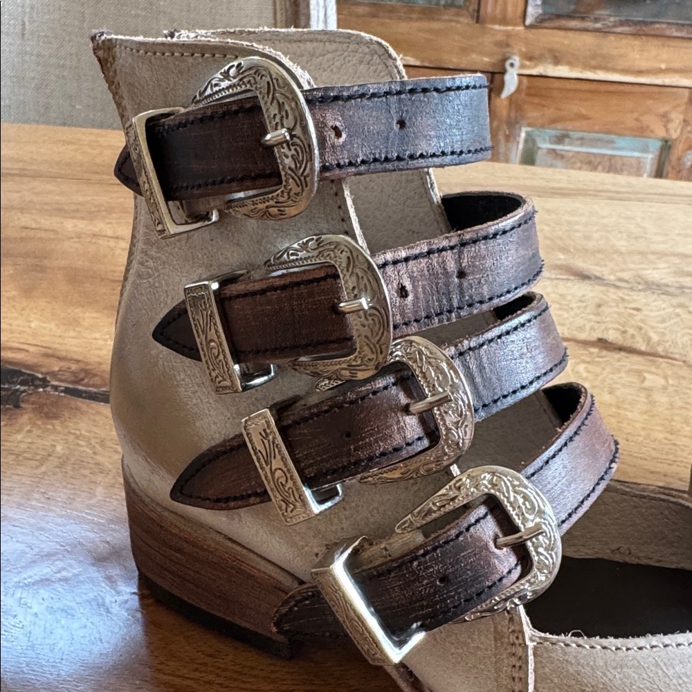 Freebird by Steven “Scarlett” multi-strap leather boots in Ice - Size 6 - Picture 5 of 8